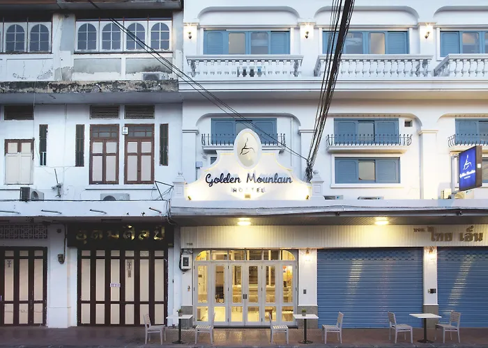 Golden Mountain Hostel กรุงเทพมหานคร