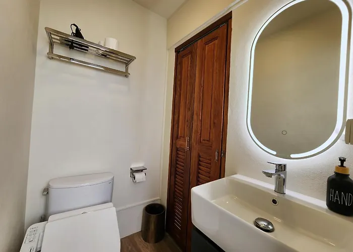 Lo-Ha Guest House, Contactless Check-In Bangkok